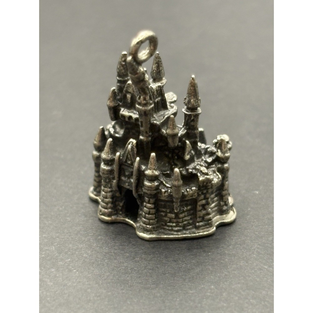 Vintage Sterling Silver Disneyland Castle Charm Pendant Disney 7 Grams G2